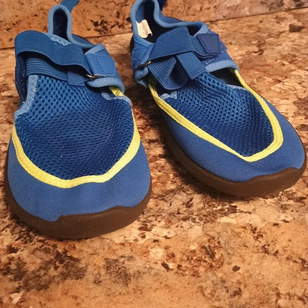 Kids Blue and Yellow Water Shoes Size Small Medium